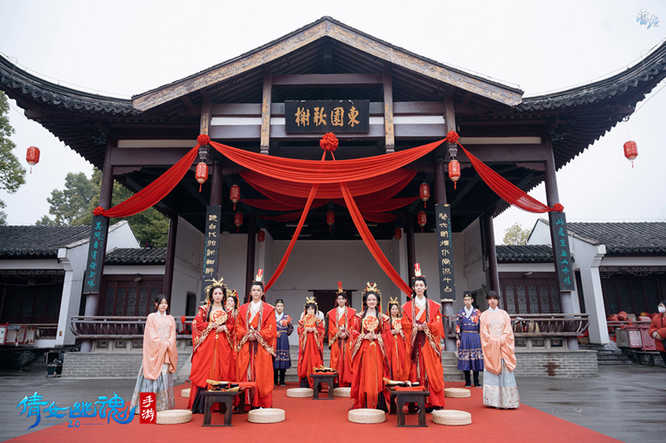图1：倩女国风水上集体婚礼.jpg